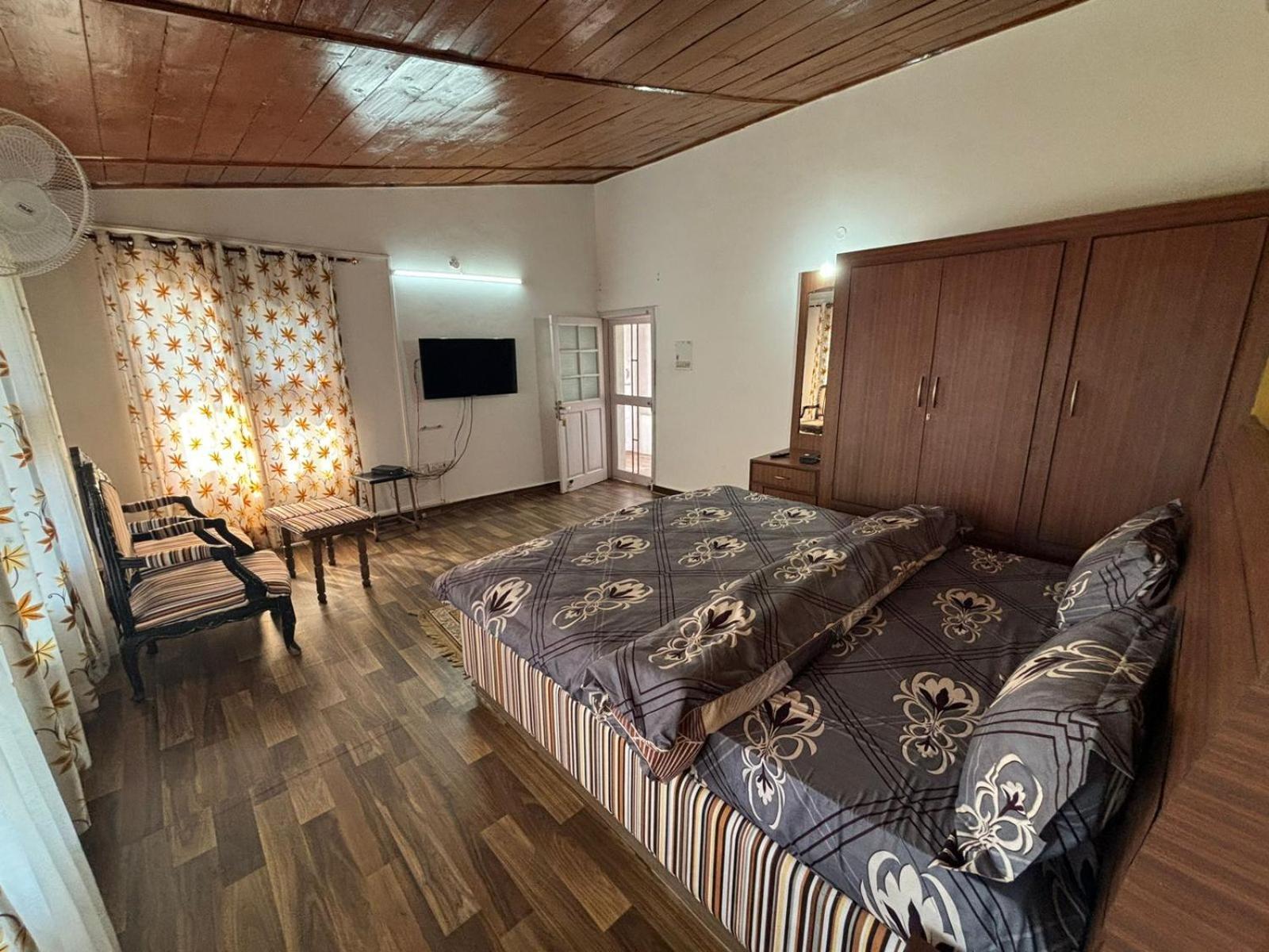 5 Bedrooms By Humble Stay Касаули Экстерьер фото